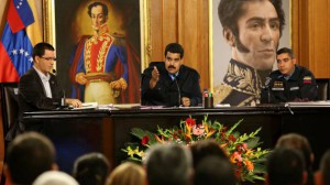 Maduro encabezó una reunión con alcaldes y gobernadores del país.