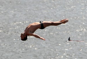 Blake Aldridge de Reino Unido ganó el Cliff Diving de la Habana. Foto: Ismael Francisco/Cubadebate