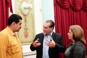 Maduro y René intercambiaron criterios en Miraflores.