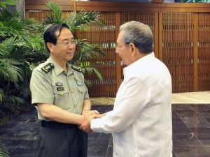 El Coronel General Fang realiza una visita oficial a Cuba.