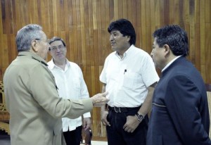 Raúl y Evo analizaron las medidas para continuar profundizando las relaciones entre Cuba y Bolivia.