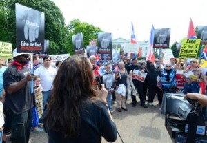 Manifestación frente a la Casa Blanca durante la primera jornada.