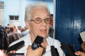 Mirta Rodríguez agradeció la solidaridad del pueblo espirituano con la causa de los Cinco. (Foto: Vicente Brito)