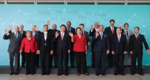 Foto oficial del Foro China-Celac, efectuado este jueves en Brasilia.