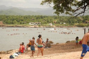 El cuerpo de salvavidas estará presente en todas las áreas de baño autorizadas en la provincia.