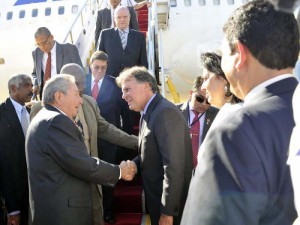 Momento de la llegada de Raúl a Brasil este miércoles. Foto: Estudios Revolución.