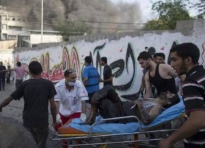 Al menos 15 personas murieron y otras 150 resultaron heridas en un ataque aéreo contra un mercado en las afueras de la Ciudad de Gaza.