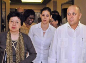 Margaret Chan fue recibida por el ministro de Salud Pública, Roberto Morales Ojeda.