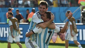 Messi y Di Maria combinaron su genialidad para concretar el gol que dió el triunfo a Argentina.