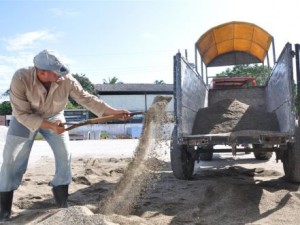 Numerosas insatisfacciones persisten en torno a la venta de materiales (foto: Vicente Brito)