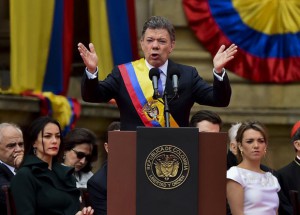 Juan Manuel Santos asumió su segundo período como jefe de Estado de Colombia.