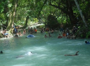 Rancho Querete atrae por su naturaleza y las permanentes frescas aguas del río Malaffo.