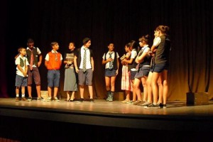 Teatro Espíritu en una de sus presentaciones sobre las tablas del Principal. 