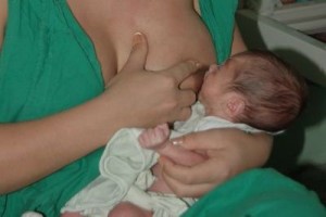 La lactancia materna, al decir de los especialistas, es la primera vacuna que se le aplica al niño.