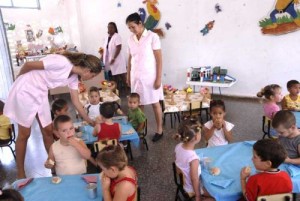 El Estado cubano garantiza la atención pedagógica y la superación de las educadores de círculos infantiles.