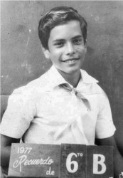 Gerardo en 1977 cuando cursaba el sexto grado.