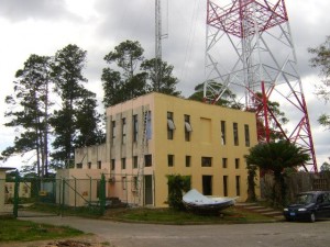 La torre asegura señales de radio y televisión a la zona de Topes de Collantes y otras comunidades vecinas. / Foto: Cortesía de Radiocuba.