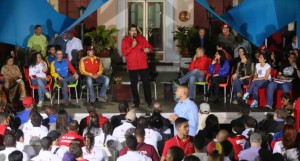 Maduro relanzó este martes la Misión Jóvenes de la Patria, ahora llamada Robert Serra.