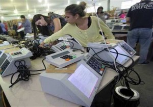 Los electores tendrán 530 mil urnas electrónicas (Foto: AP)