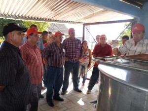 Gustavo Rodríguez Rollero, ministro de la Agricultura, hizo un recorrido por diferentes áreas de la Empresa Agroindustrial de Granos Sur del Jíbaro. 