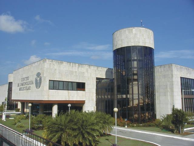 Scientists from 15 Nations Discuss Cancer Therapy in Cuba