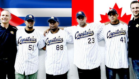 Los cubanos contratados con los directivos del equipo Capitales de Québec. Foto Otmaro Rodríguez.