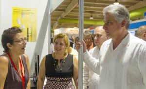 Díaz -Canel visito la XIII Feria Internacional Salud para Todos.