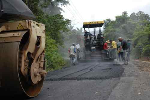 Carreteras en Cuba son asfaltadas