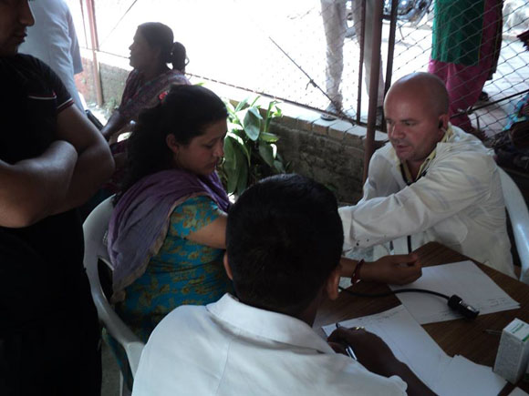 La brigada está integrada por 49 profesionales de distintas especialidades. (foto: Cubadebate) cuba, nepal, terremoto en nepal, medicos cubanos
