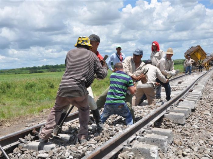 sancti spiritus, ferrocarriles, via ferrea, descarrilamiento de tren, taguasco