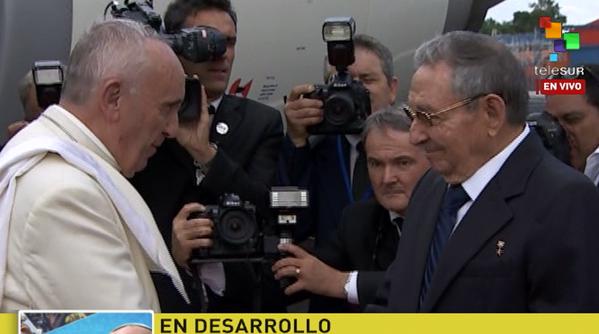 Recibe el presidente cubano Raúl Castro al Papa Francisco.