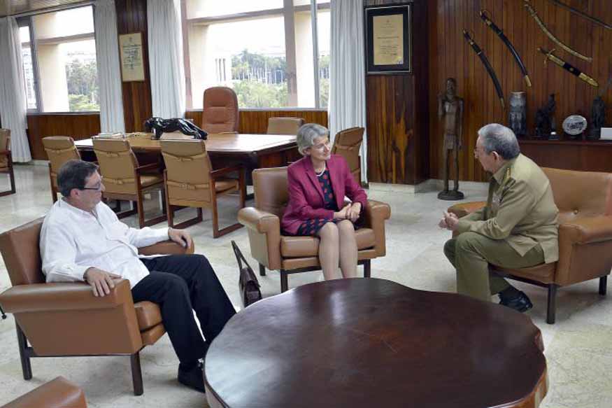 En el encuentro de Raúl y Bokova participó además el canciller cubano Bruno Rodríguez. (Foto Estudios Revolución)