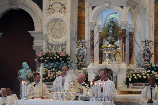 cuba, papa francisco en cuba, el cobre, santa misa, raul castro, virgen de la caridad del cobre, santiago de cuba