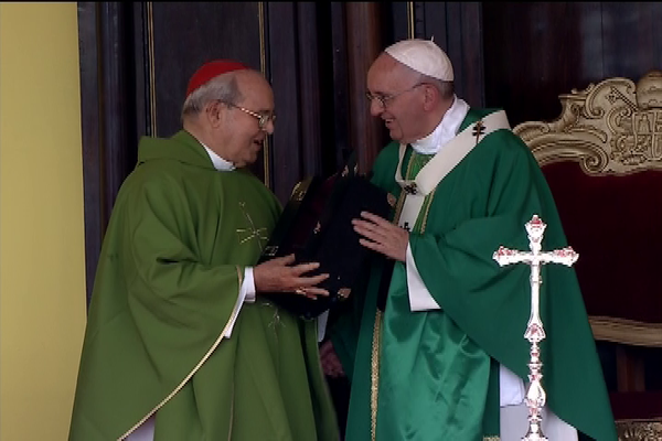 El Papa Francisco junto al cardenal Jaime Ortega, arzobispo de La Habana.