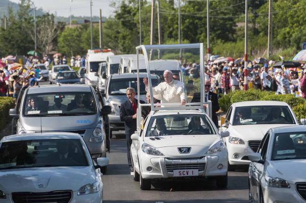 cuba, holguin, papa francisco en cuba, papa francisco, raul castro, misa, santa misa