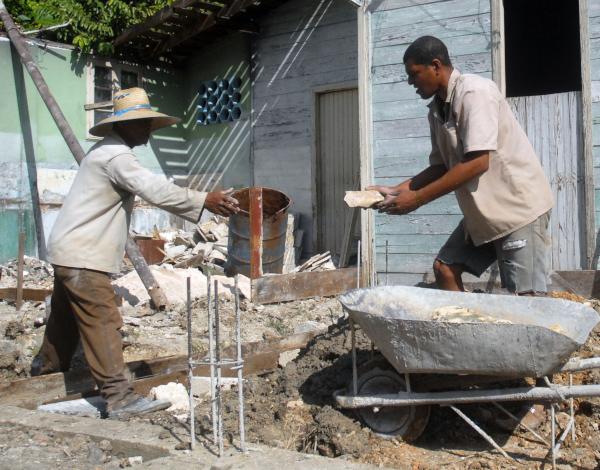 El otorgamiento de subsidios destinados a la adquisición de materiales de la construcción figura entre los objetivos a comprobar. (Foto: Oscar Alfonso)