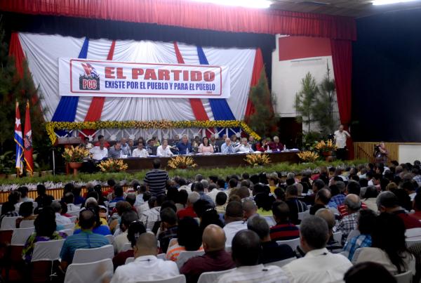 Las asambleas son ejemplos en la búsqueda de resultados en cada territorio, aseguró Machado Ventura. (Foto AIN)