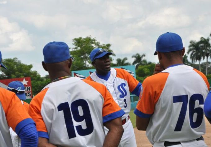 sancti spiritus, los gallos, serie 55 de beisbol, gallos 55 snb