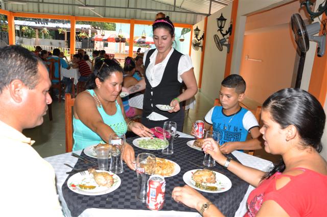 Sancti spiritus, grupo empresarial del comercio, complejo gastronómico el pollito,  gastronomia, feria agropecuaria