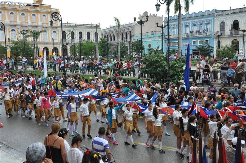 sancti spiritus, jose marti, desfile martiano, niños, niñas