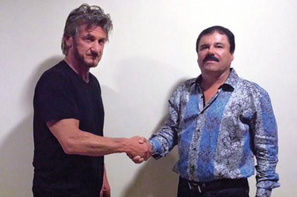El actor Sean Penn, izquierda, y el narcotraficante Joaquín Guzmán Loera en una foto tomada por motivos de autenticación durante una entrevista para la revista Rolling Stone. (Foto: Rolling Stone)
