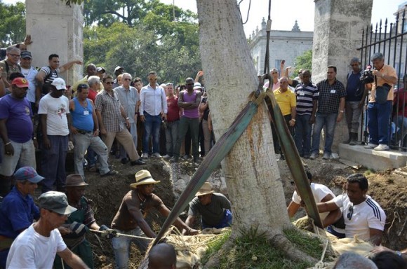 cuba, la habana, el templete, eusebio leal, oficina del historiador de la habana