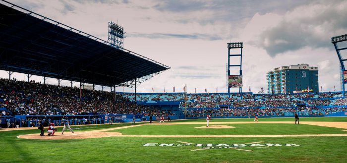 Partido amistoso de béisbol entre la selección de Cuba y el equipo Tampa Bay Rays, de las Grandes Ligas de Estados Unidos (MLB por sus siglas en inglés), en el Estadio Latinoamericano, en La Habana, Cuba, el 22 de marzo de 2016. ACN FOTO/Marcelino VÁZQUEZ HERNÁNDEZ/ogm