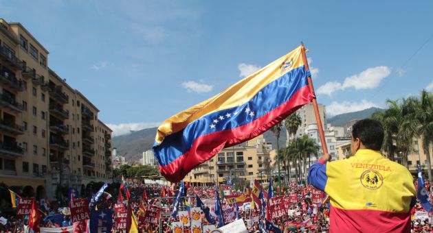 Maduro llamó a todos los venezolanos a convertirse en los nuevos libertadores de la patria. (Foto Prensa Presidencial)