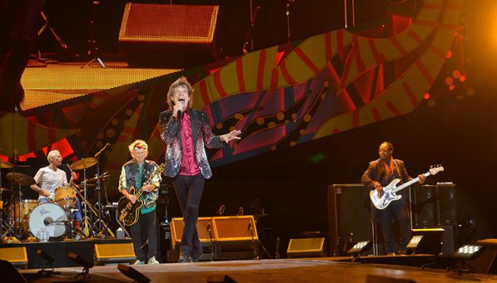 Los Rolling Stones reunieron a cientos de  miles de personas en un espectacular concierto de más de dos ho­ras.