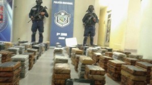 Durante la Operación Caña Brava la policía panameña incautó 401 kilogramos de cocaína. (Foto Internet) sancti spiritus, cuba, planta de beneficio de la miel, lucha antidrogas, aduana general de la republica