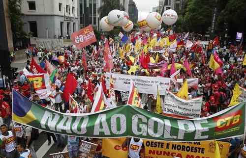 En Brasil crece el rechazo al intento de golpe contra Dilma Rousseff.