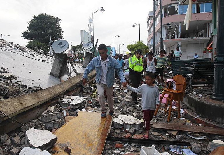 ecuador, cuba, terremoto en ecuador, medicos cubanos