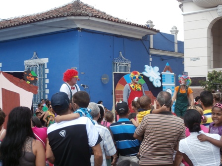 Proyectos teatrales infantiles acompañaron al público en cada jornada de la fiesta editorial.