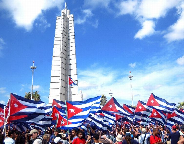 Millones de cubanos desfilarán este Primero de Mayo en respaldo a las obras conquistadas por la Revolución. (Foto: José Raúl Robleda)